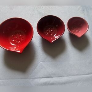 Chantal Set Of 3 Ceramic Measuring Cups With Pour Spout